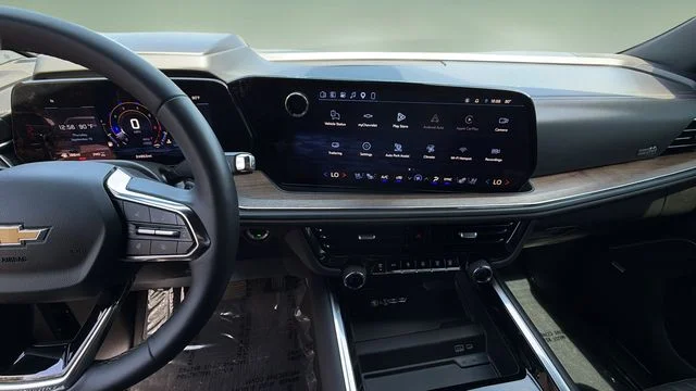 Used 2025 Black Chevrolet High Country image 11
