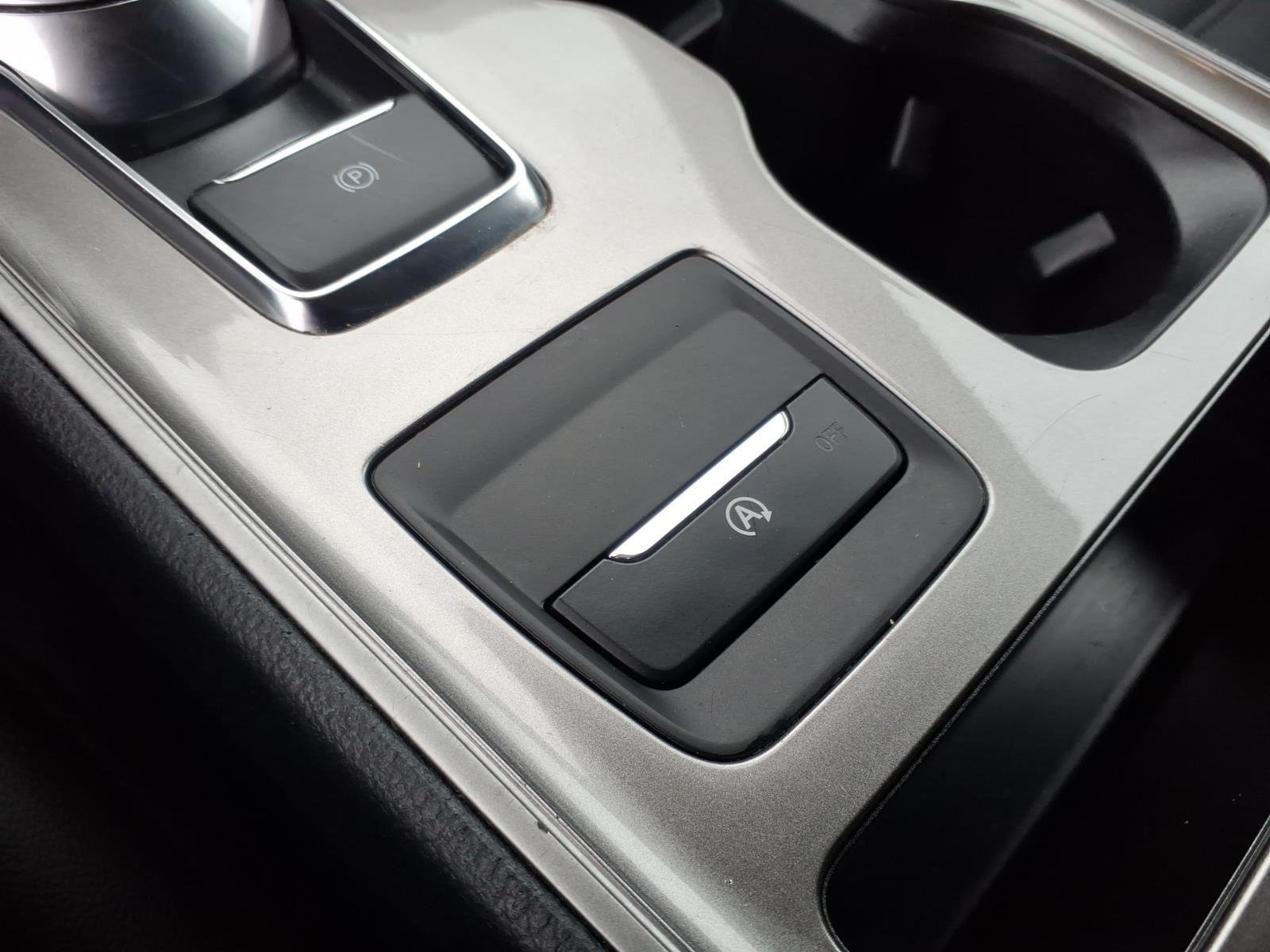 Used 2024  Ford SEL image 8