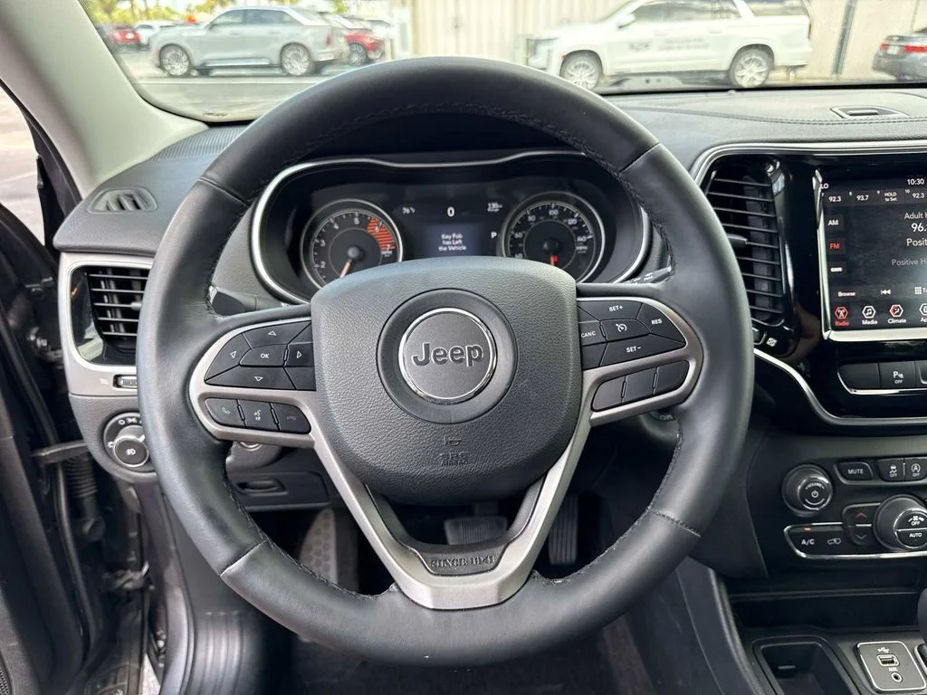 Certified Used 2019 Crystal Metallic Jeep Limited image 26