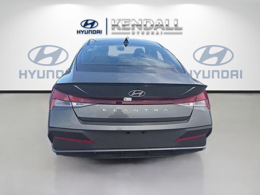 New 2026 Amazon Gray Hyundai SEL Sport image 5
