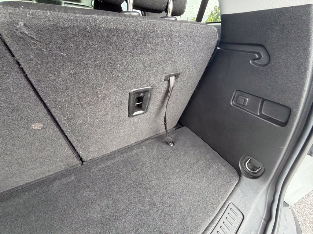 Used 2022 Summit White GMC SLE image 49