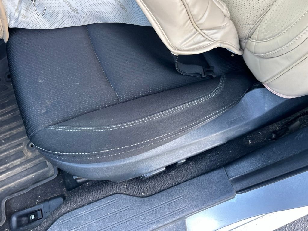 Used 2018 Silver Subaru 2.5i image 15