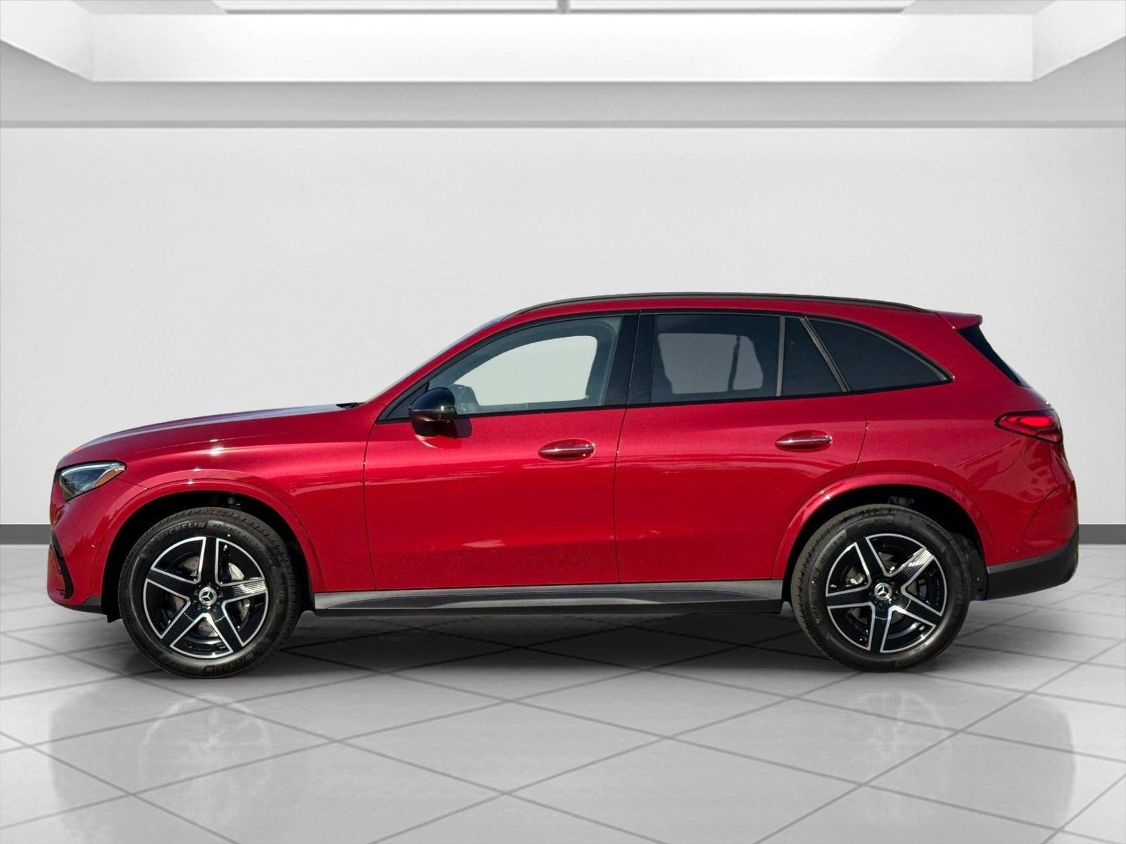 New 2026 MANUFAKTUR Patagonia Red Metallic Mercedes-Benz GLC 300 image 5
