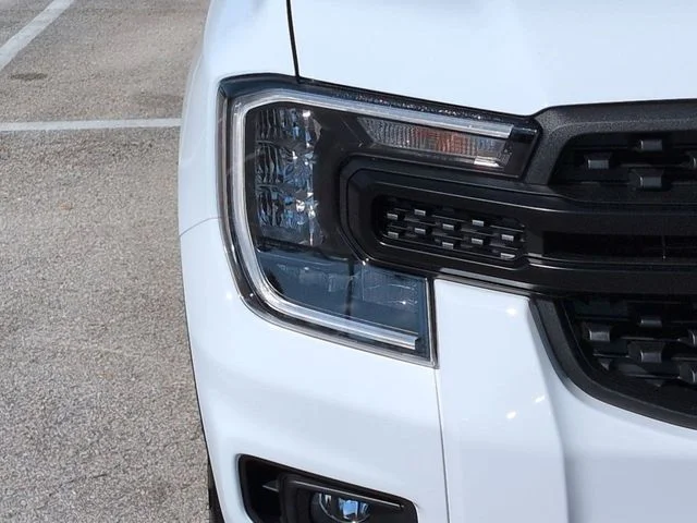 New 2026 Oxford White Ford XL image 10