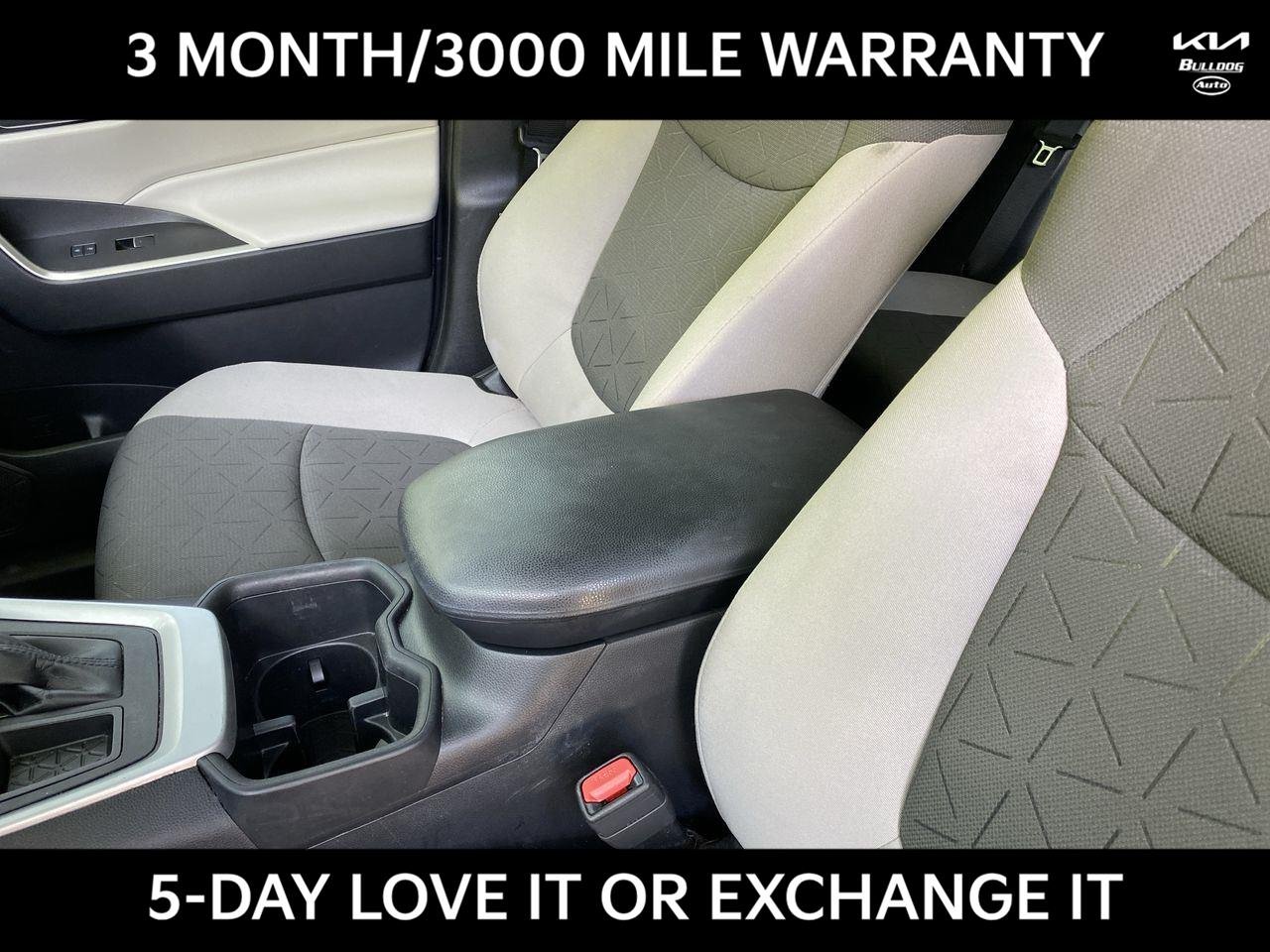 Used 2022 White Toyota XLE image 40