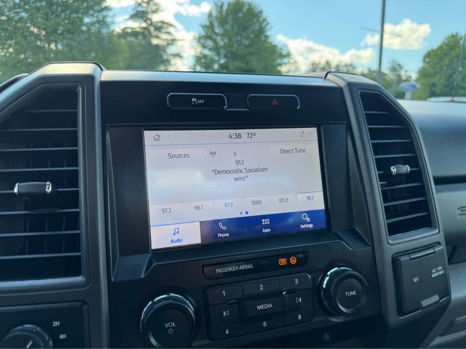 Used 2020 Blue Jeans Metallic Ford XL image 19