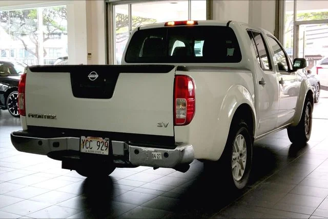 Used 2014 White Nissan SV image 6
