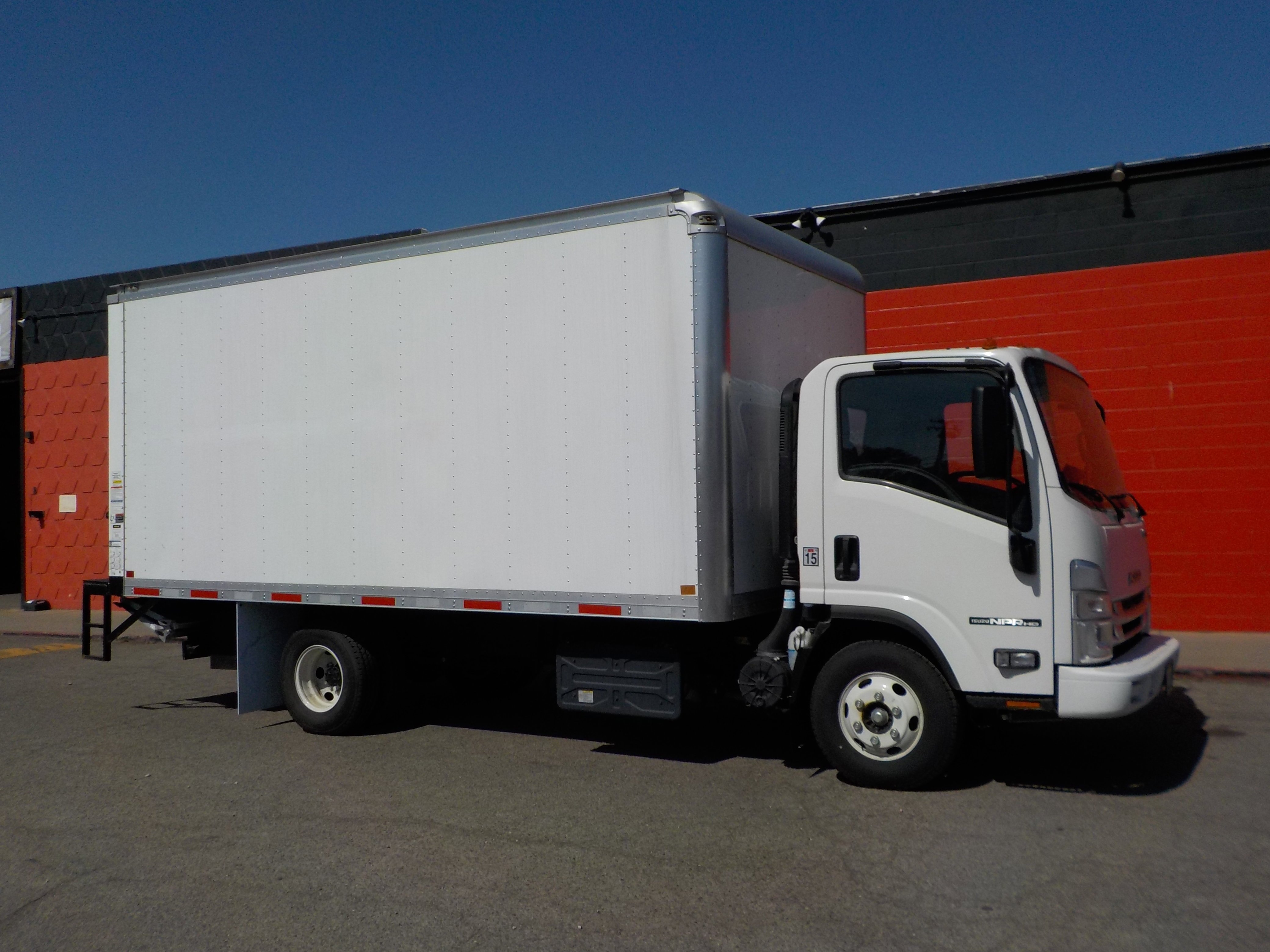 Used 2024 White ISUZU  image 1