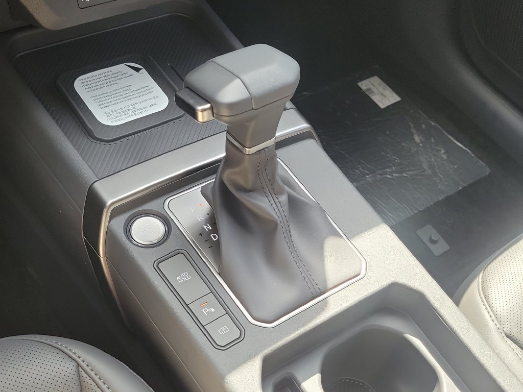 New 2027 Interstellar Gray Kia EX image 36