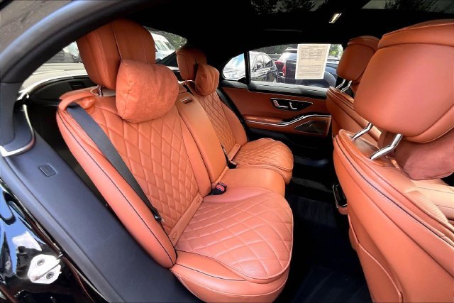 Used 2022 Black Mercedes-Benz S 580 image 16