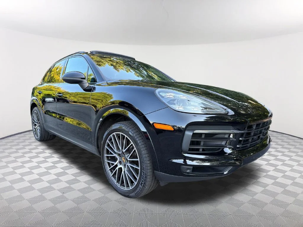 Used 2020  Porsche Base image 3