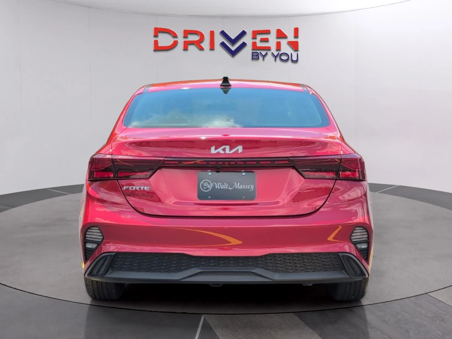 Used 2024 Currant Red Kia LXS image 4