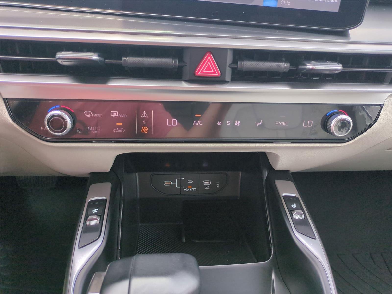 Used 2025 Glacial White Pearl Kia S image 40