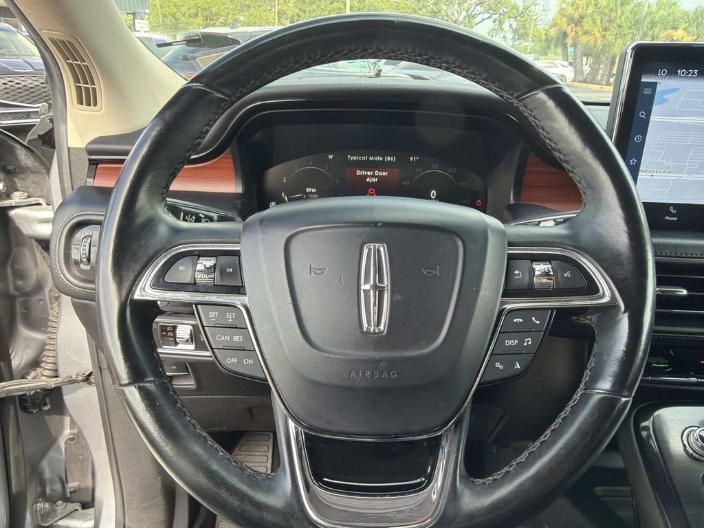 Used 2022 Silver Lincoln Reserve image 28