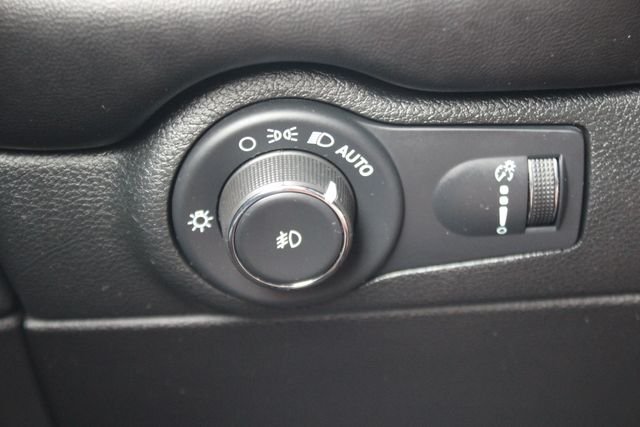 Used 2022 Gray Dodge R/T image 18