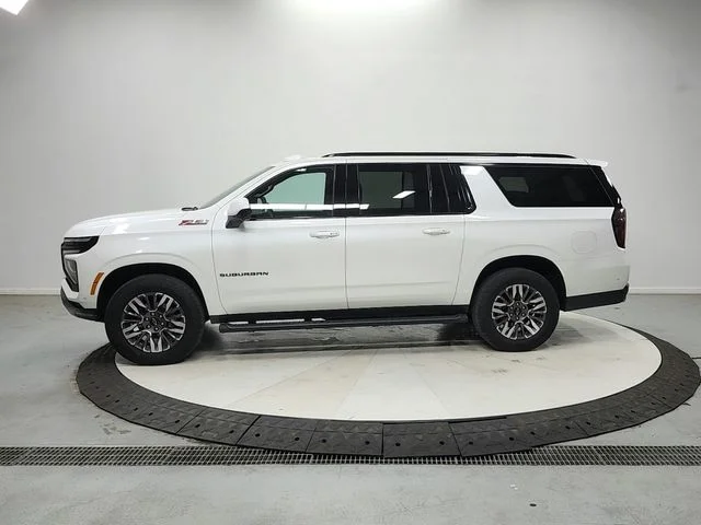 Used 2025 White Chevrolet Z71 image 5