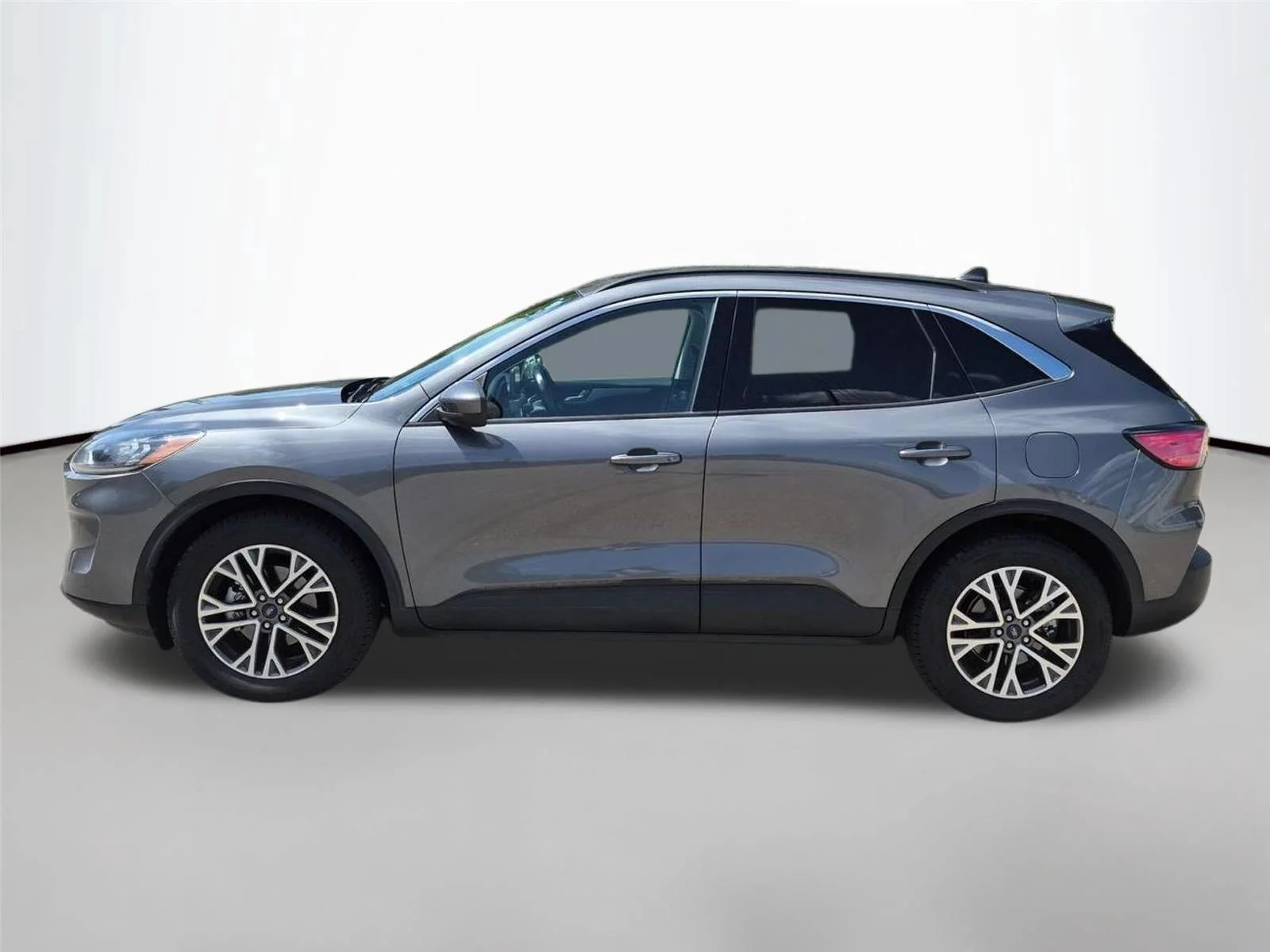 Used 2021 Carbonized Gray Metallic Ford SEL image 2
