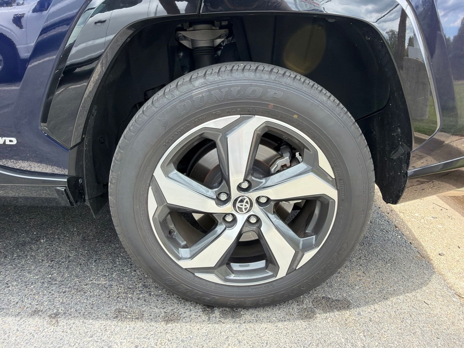 Used 2024  Toyota SE image 25