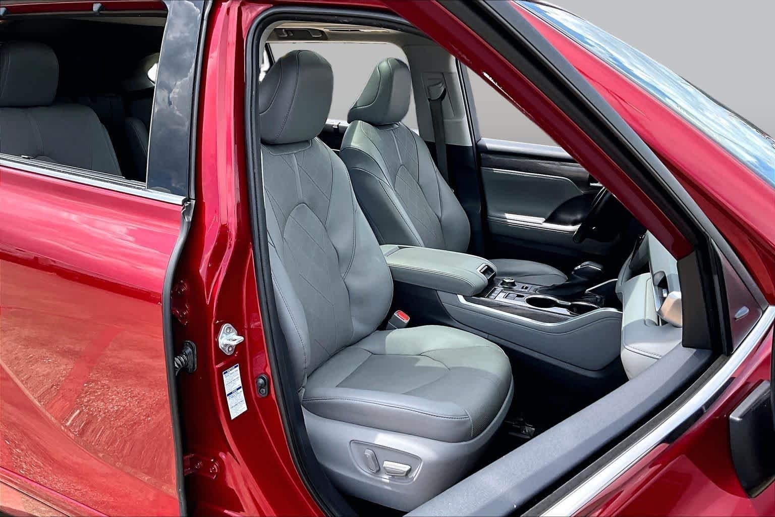 Certified Used 2021 Ruby Flare Pearl Toyota Platinum image 9