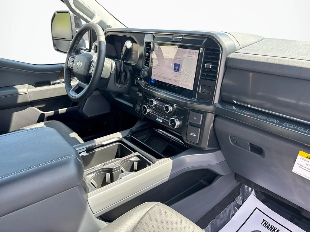 New 2026 Glacier Gray Metallic Tri-Coat Ford F-250® Lariat® image 14