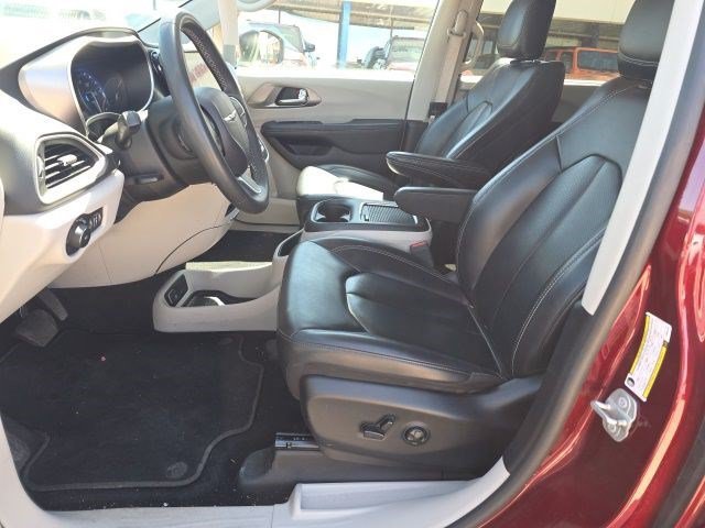 Certified Used 2023 Velvet Red Pearlcoat Chrysler Touring L image 19