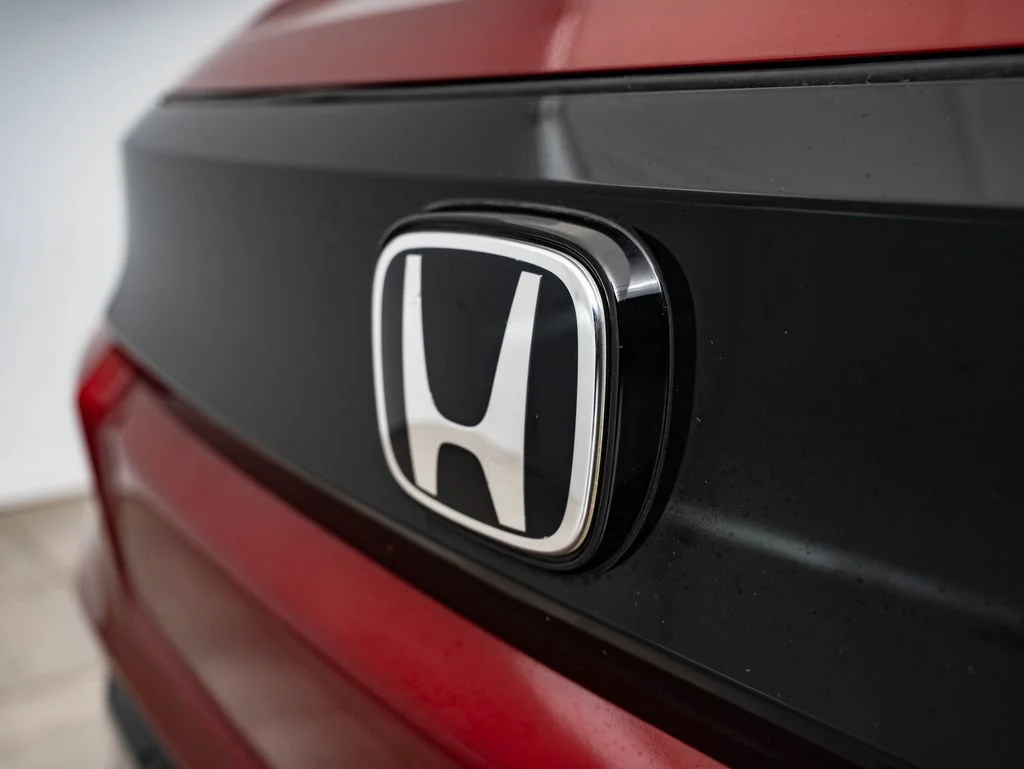 Used 2024 Scarlet Red Metallic Honda Touring image 3