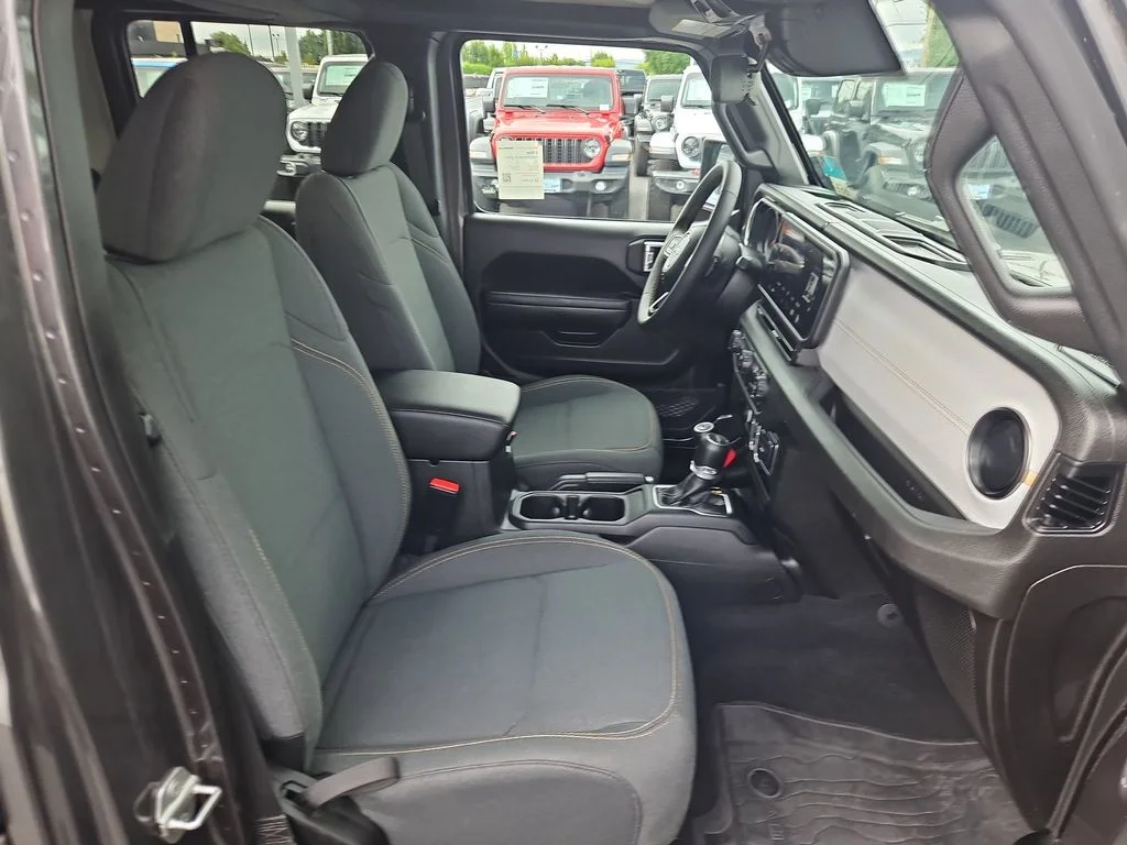 Used 2024 Granite Crystal Metallic Clearcoat Jeep Sport S image 28