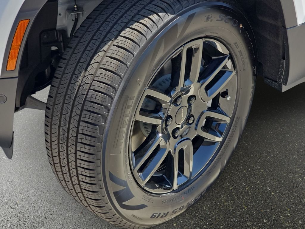 New 2026 Fuji White Land Rover S image 34