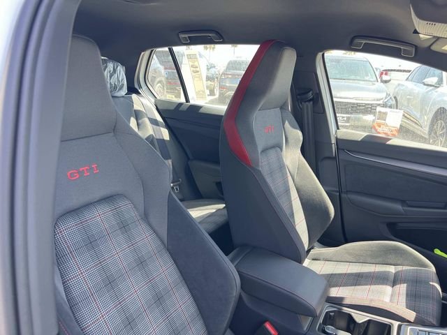 New 2026 White/off-white Volkswagen S image 31