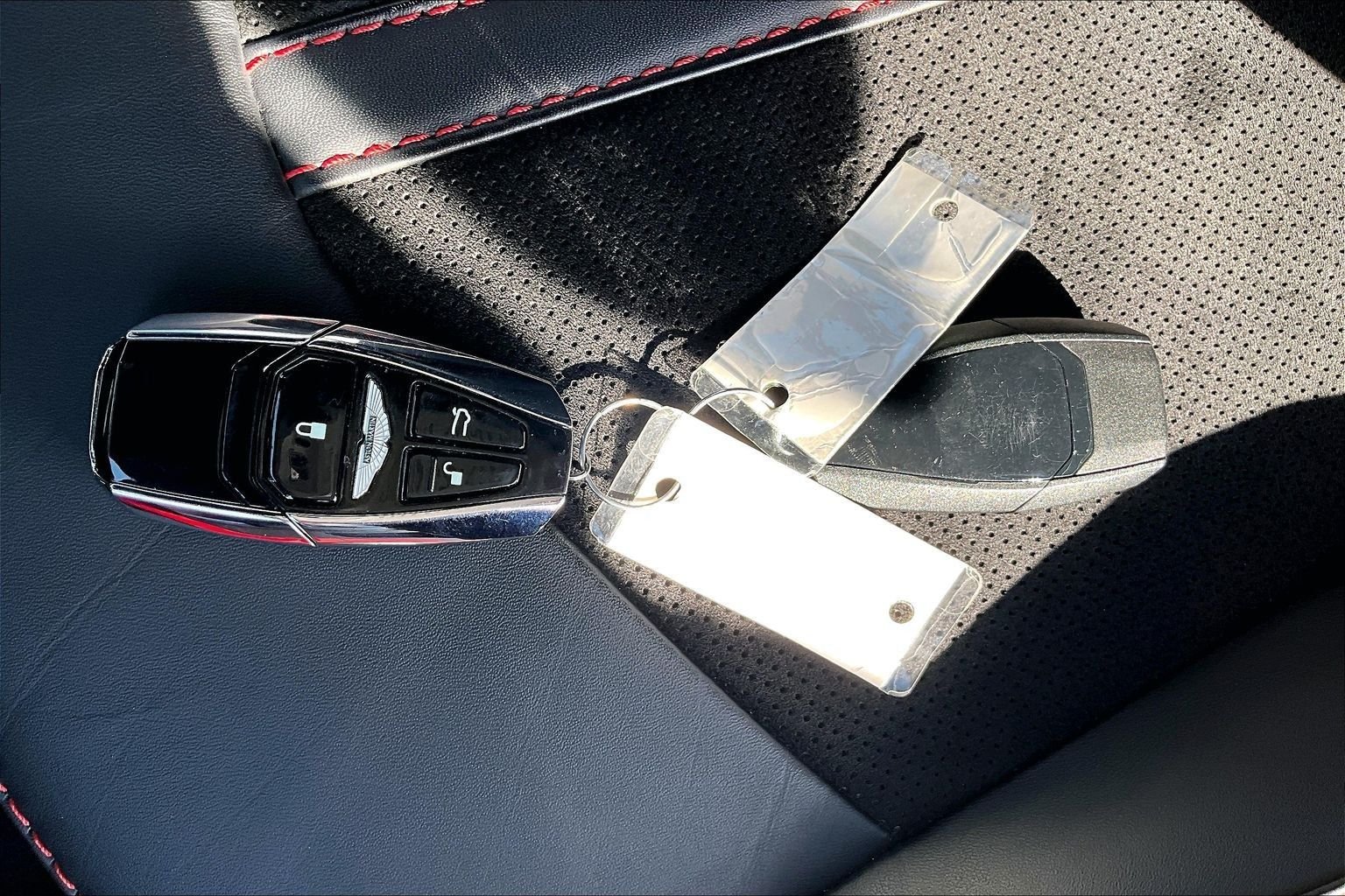 Used 2023 Red Aston Martin Base image 9