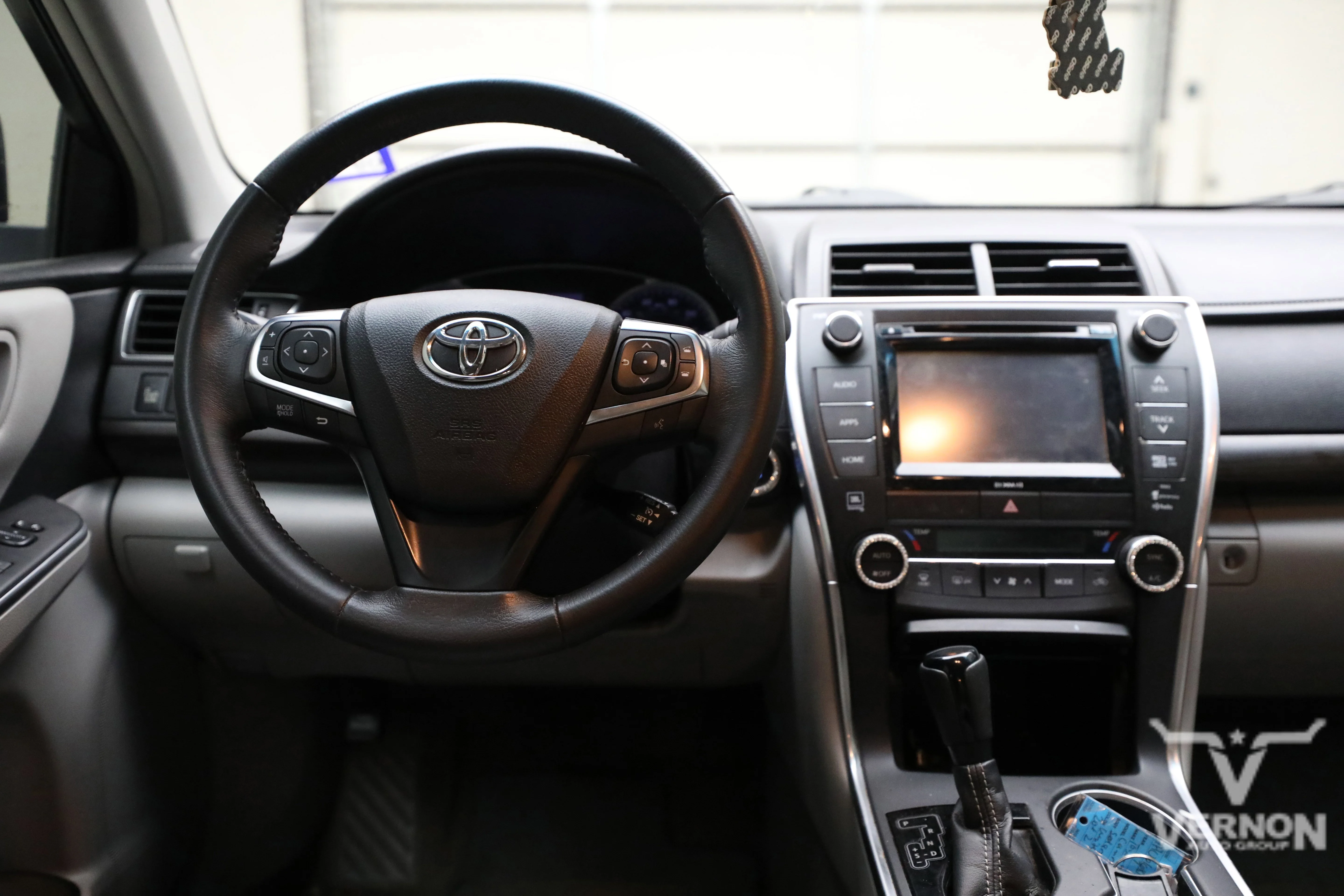 Pre-Owned 2017 Toyota Camry XLE FWD