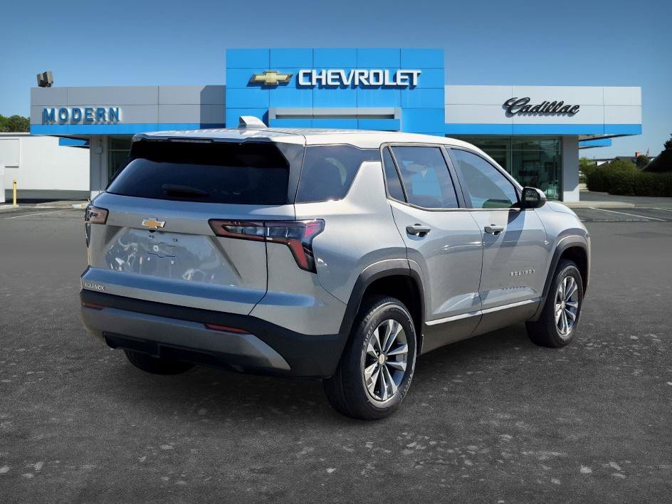 New 2027 Sterling Gray Metallic Chevrolet LT image 5
