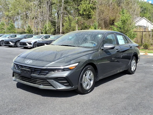 2026 Hyundai ELANTRA SE
