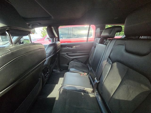 Used 2023 Gray Jeep Altitude image 7