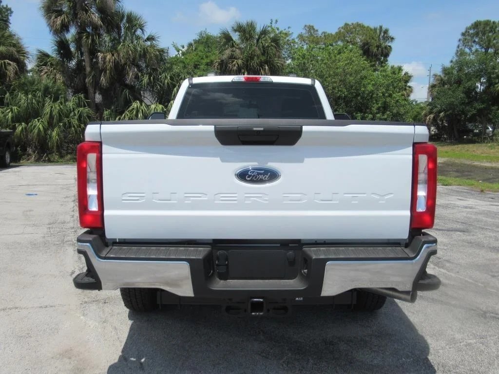 New 2024 Oxford White Ford F-250® XL image 5