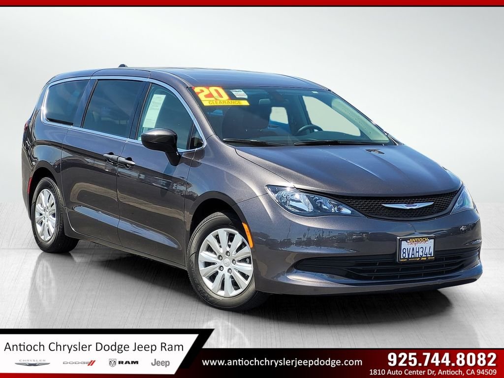 2020 Chrysler Voyager L's photo