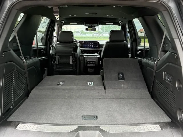 Used 2025 Gray Chevrolet Premier image 25