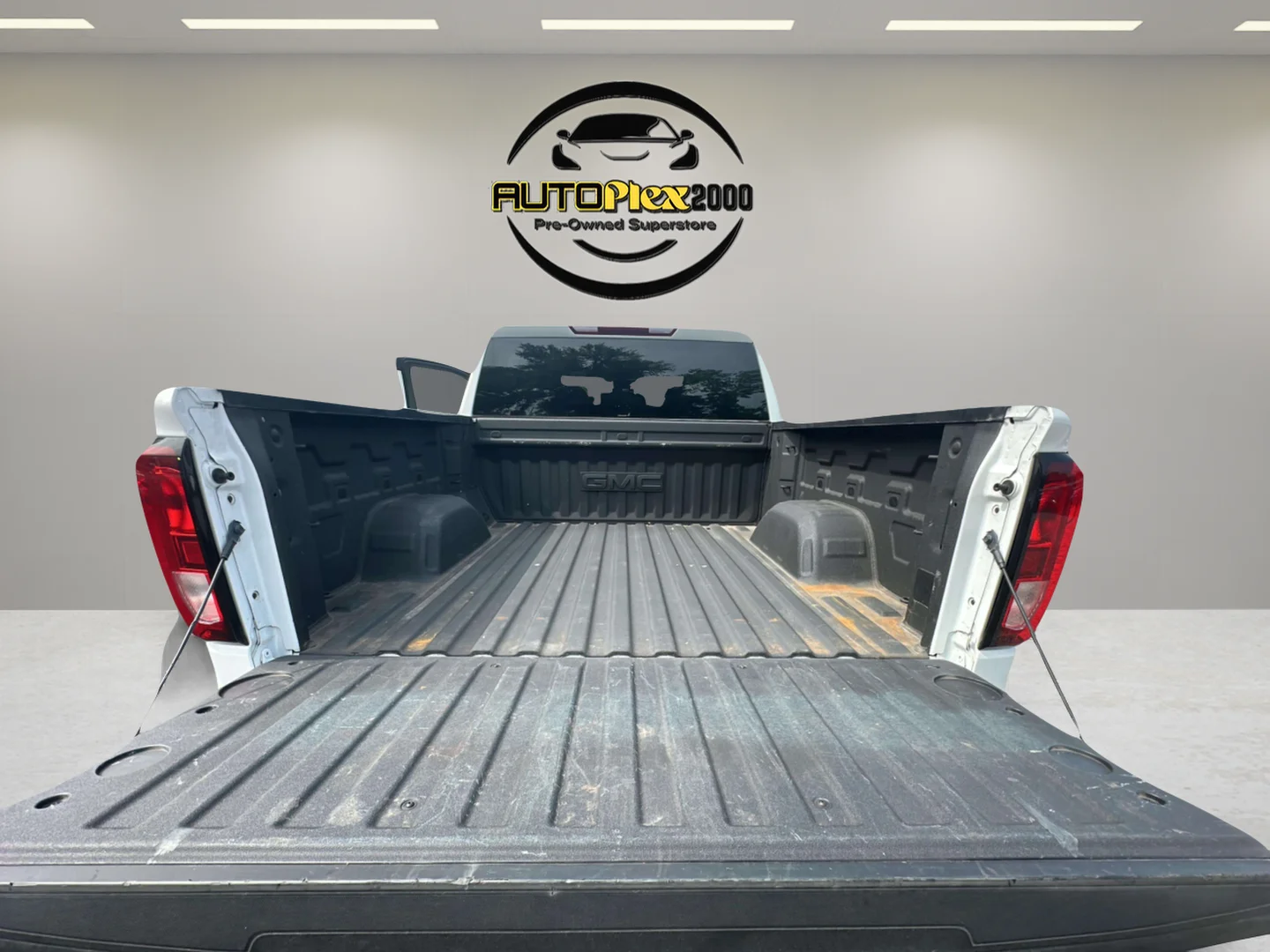 Used 2023 White GMC Pro image 19