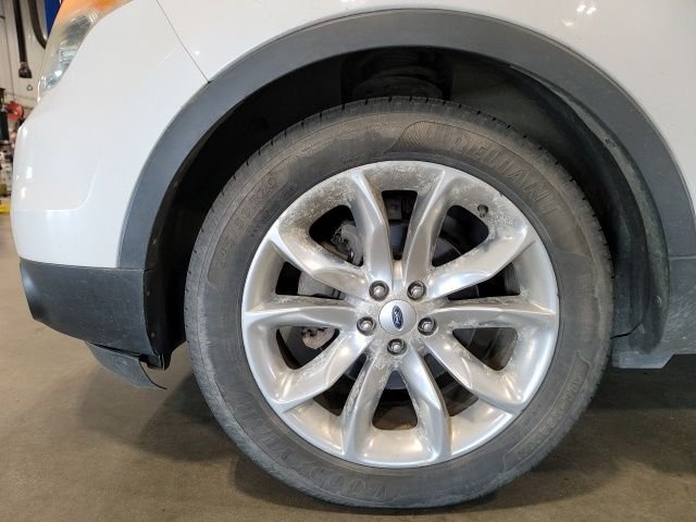 Used 2012 White Platinum Clearcoat Metallic Ford XLT image 12