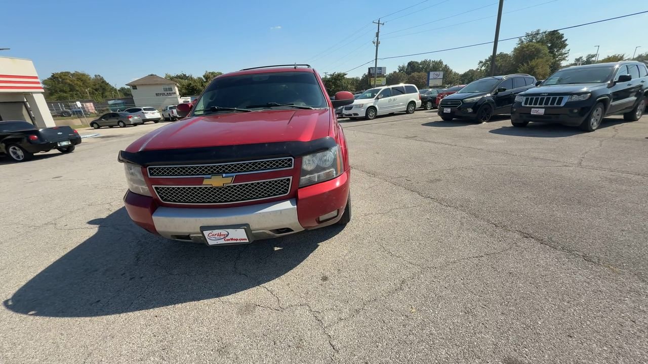 2012 Chevrolet Tahoe LT photo 2