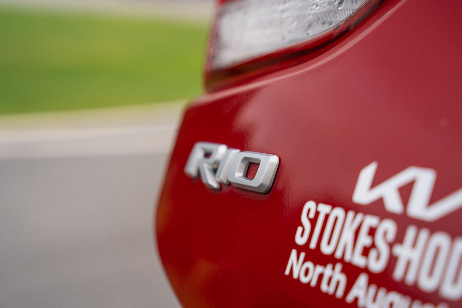 Used 2023 Red Kia S image 16