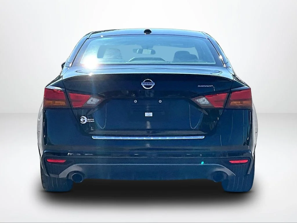Used 2022 Black Nissan 2.5 SR image 5