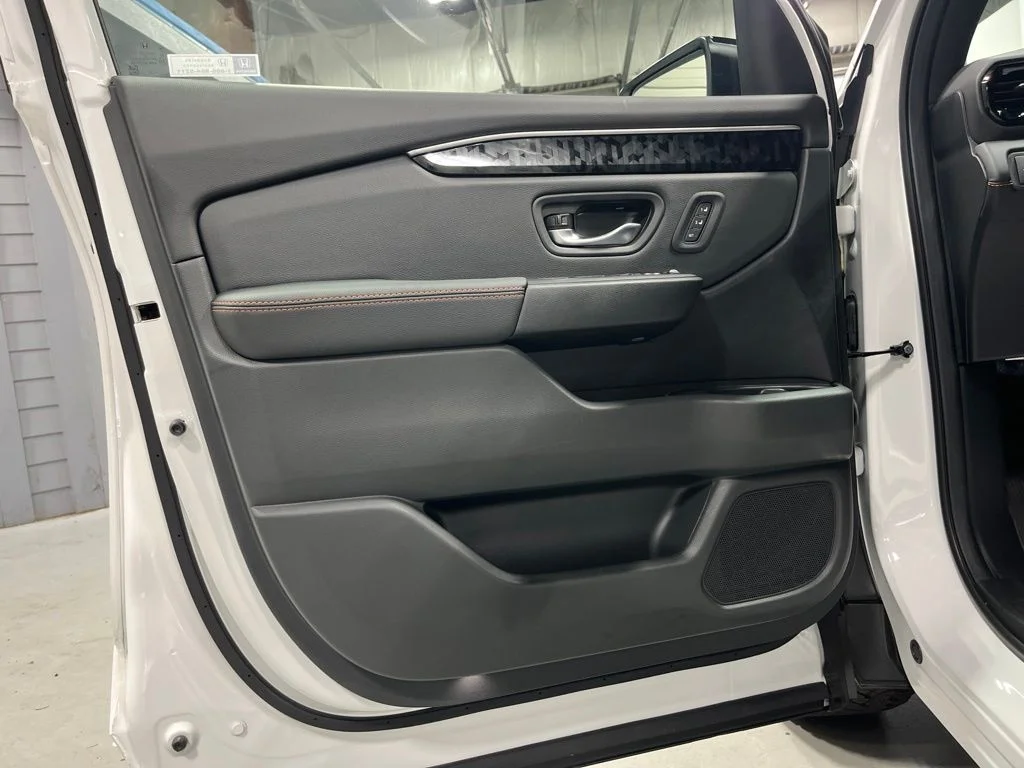 Used 2026 Platinum White Pearl Honda TrailSport Elite image 10