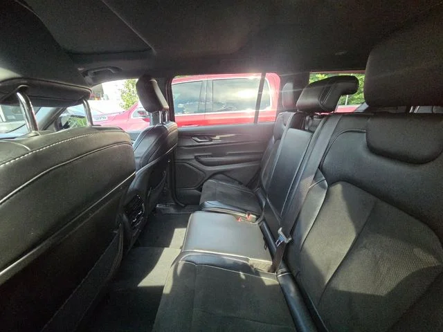 Used 2023 Gray Jeep Altitude image 7