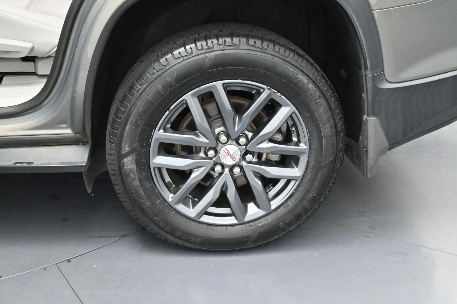 Used 2019 PEPPERDUST METALLIC GMC SLT image 44