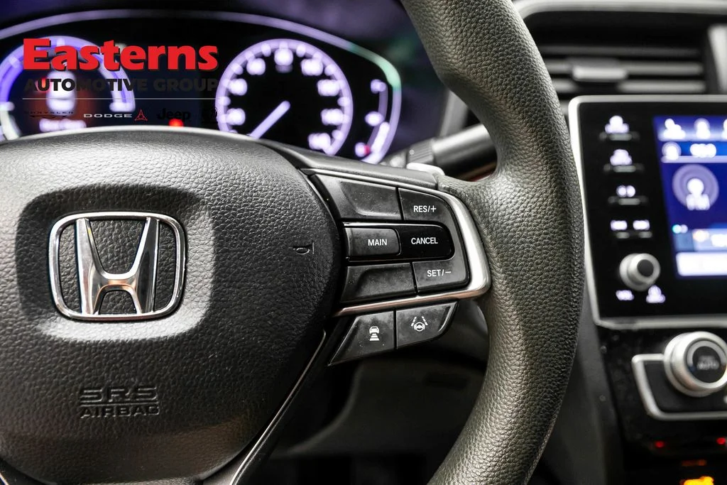 Used 2022 White Honda EX image 15