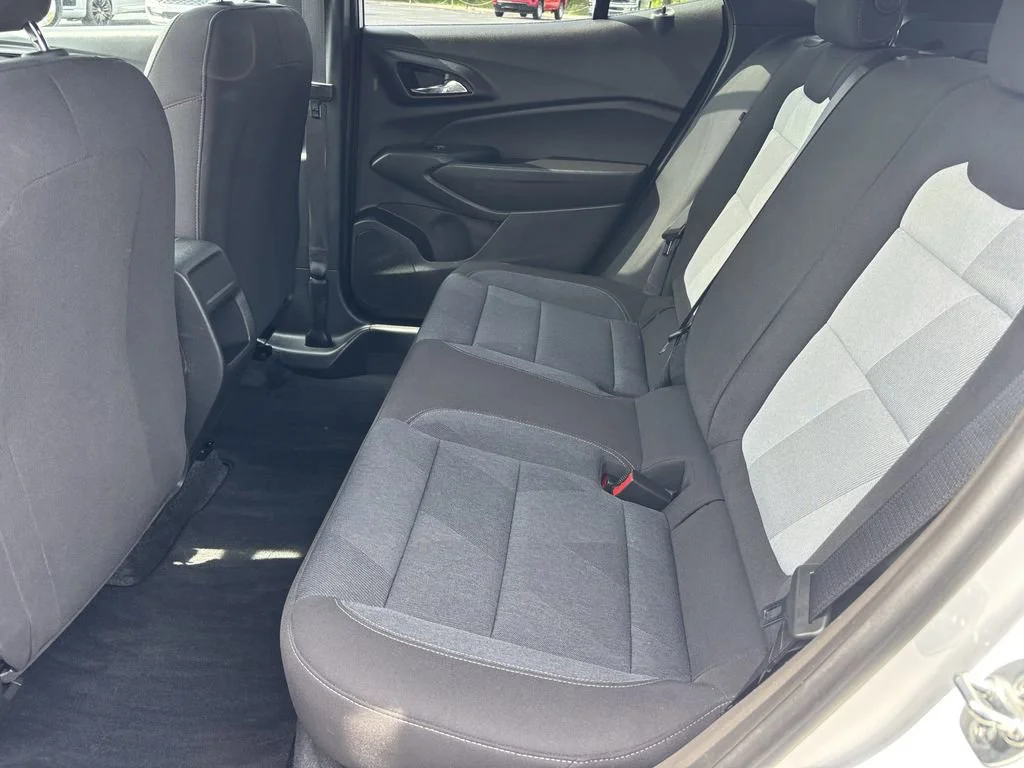 Used 2024 Summit White Chevrolet 1RS image 18