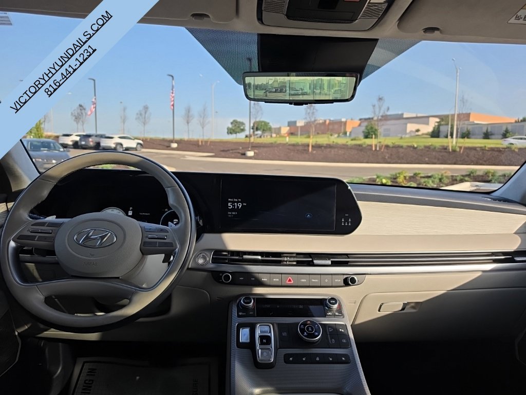 Used 2025 White Hyundai Calligraphy image 33