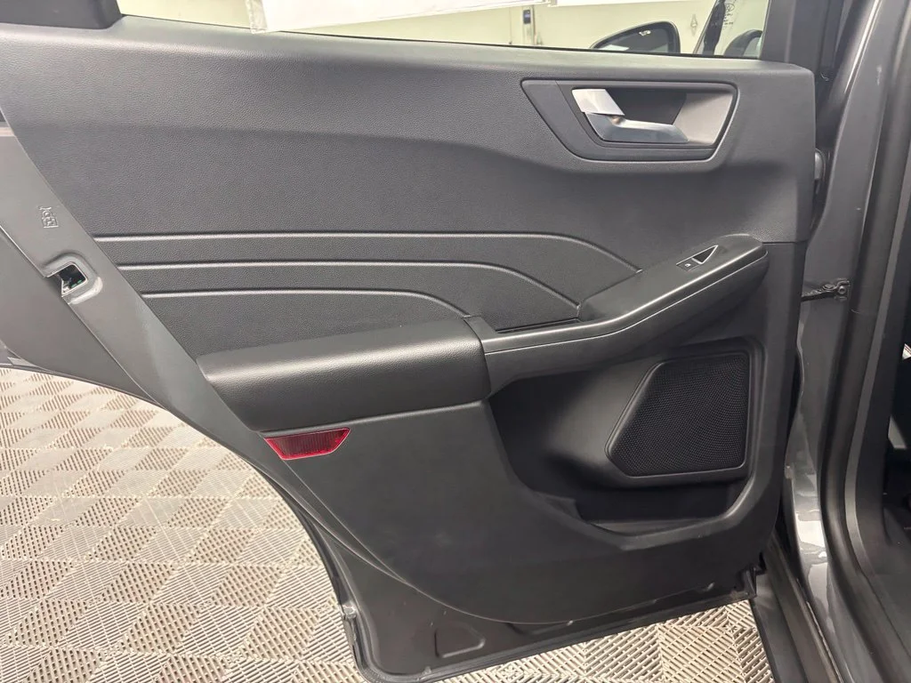 Used 2023 Gray Ford ST-Line image 32