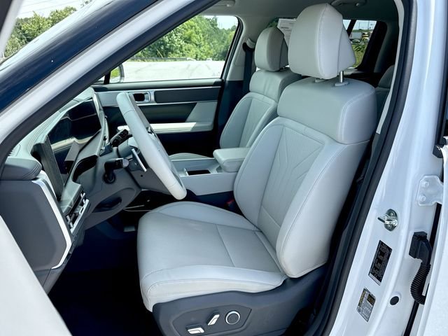 Used 2024 White Hyundai SEL image 11